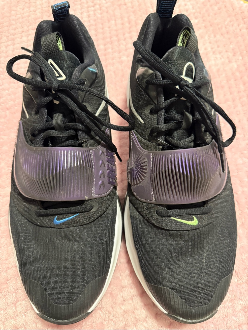 Nike Black Sneakers with Blue Accents - Picture 1 of 5